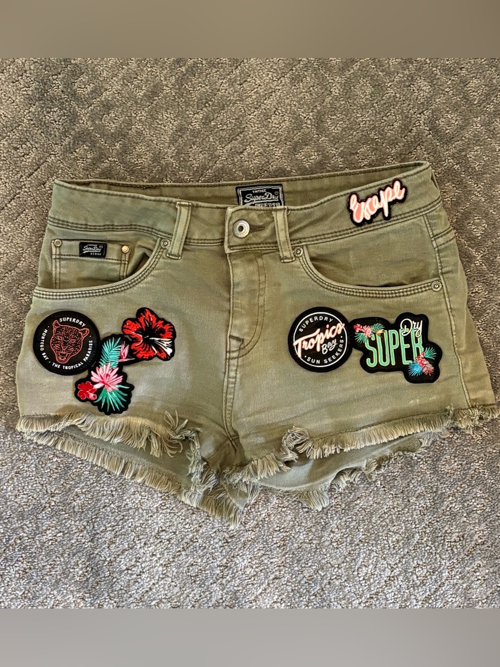 Superdry Tropical Patch Distressed Denim Shorts W26☀️🎸🍹
